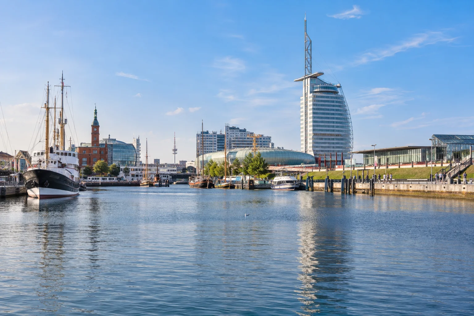 Kreuzfahrthafen in Bremerhaven an der Wesermündung