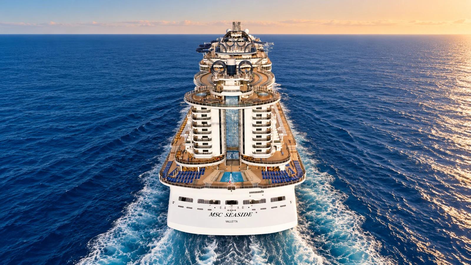 KI-bearbeitetes Symbolbild: Heck der MSC Seaside auf See; keine Aufnahme einer der genannten Reisen