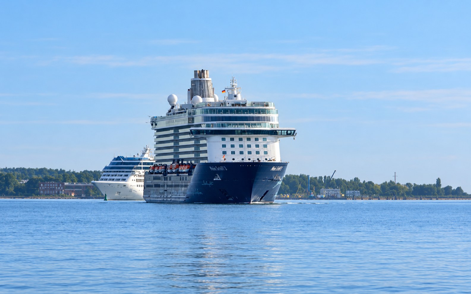Mein Schiff 3 in Kiel: KI-bearbeitetes Archivmotiv, keine Aufnahme des Vorfalls.