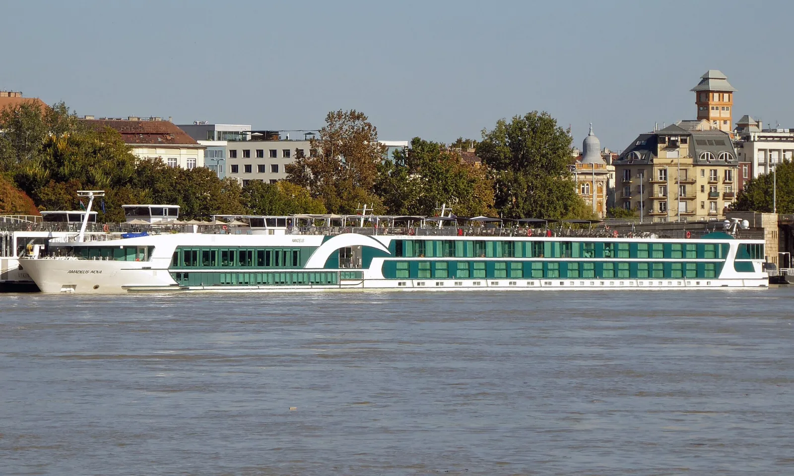 Außenansicht des Flusskreuzfahrtschiffs AMADEUS Nova.