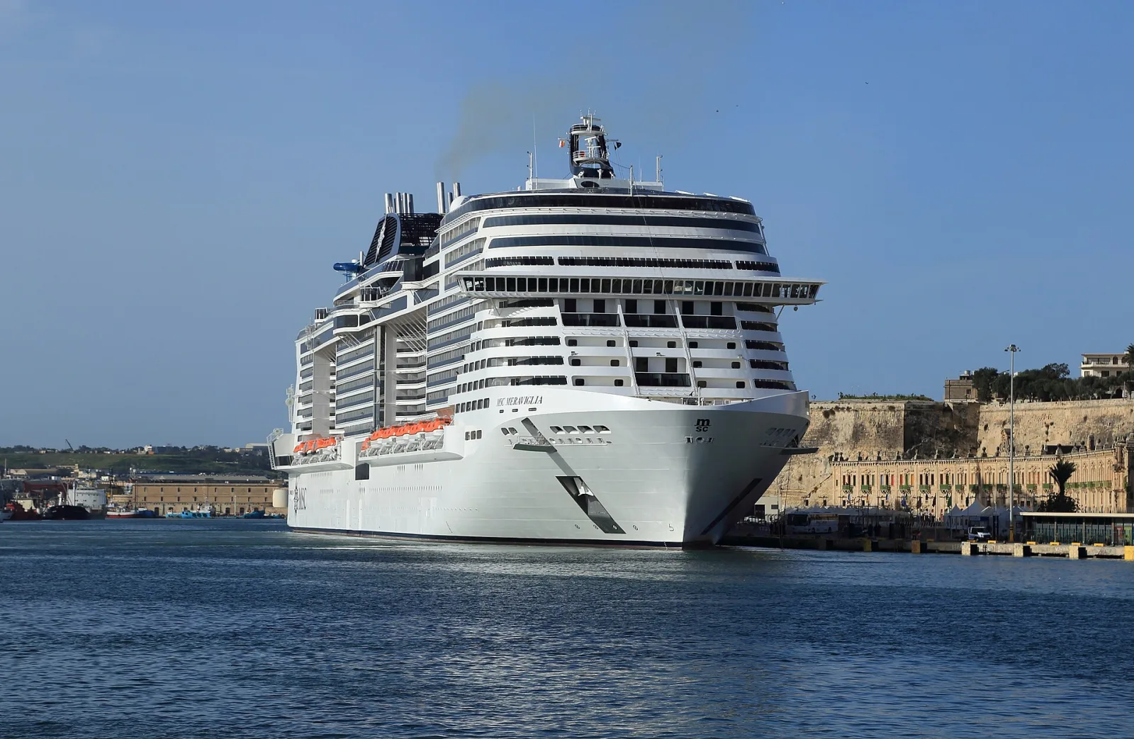 Außenansicht des Kreuzfahrtschiffs MSC Meraviglia.