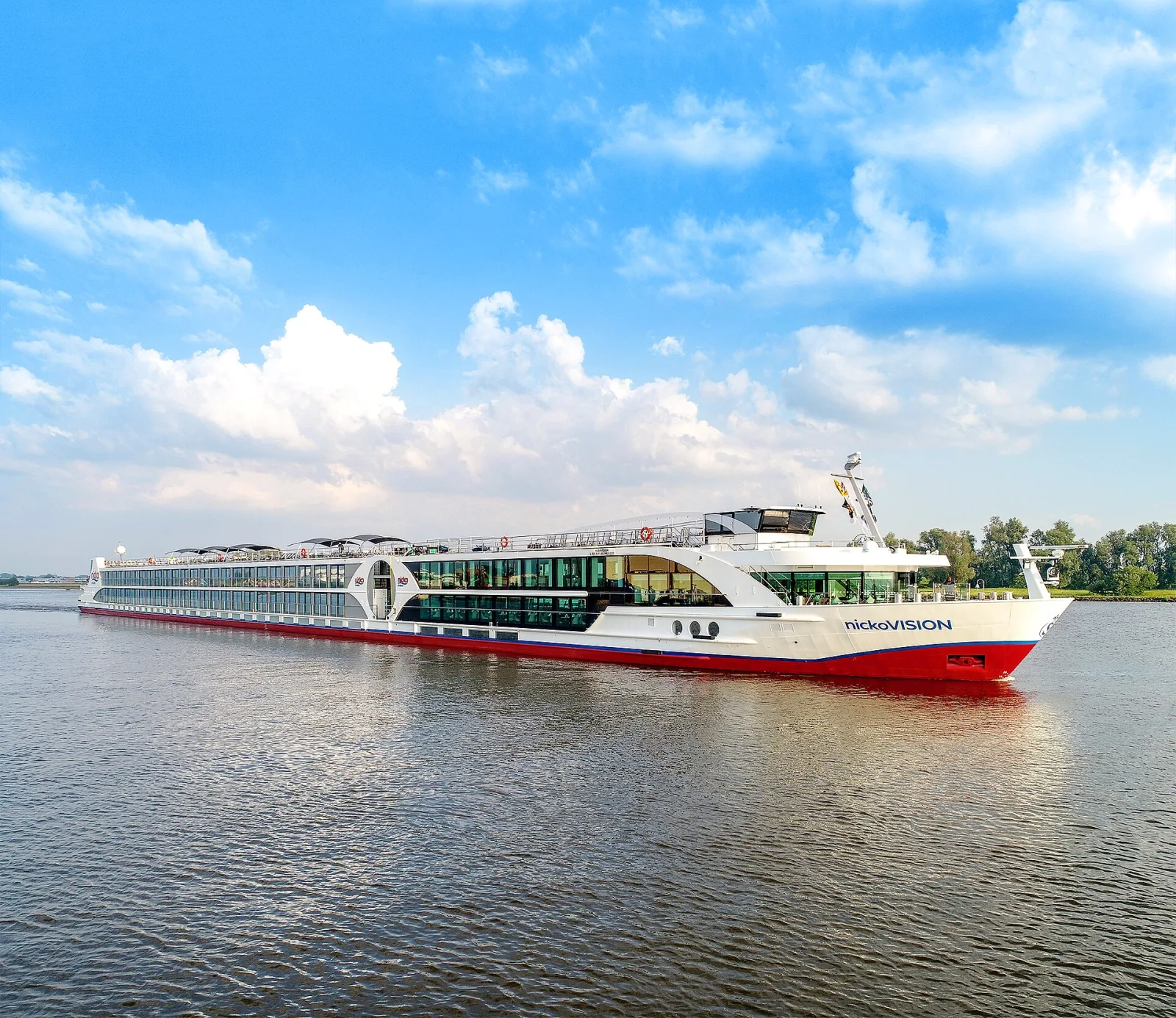 Außenansicht des Flusskreuzfahrtschiffs nickoVISION.