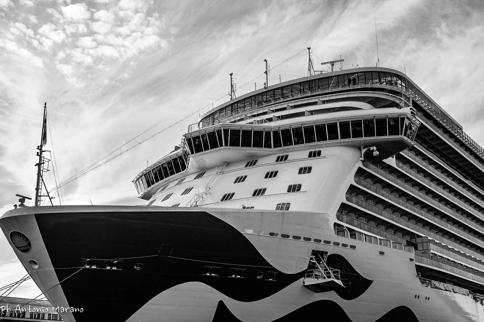 Außenansicht des Kreuzfahrtschiffs Sky Princess.