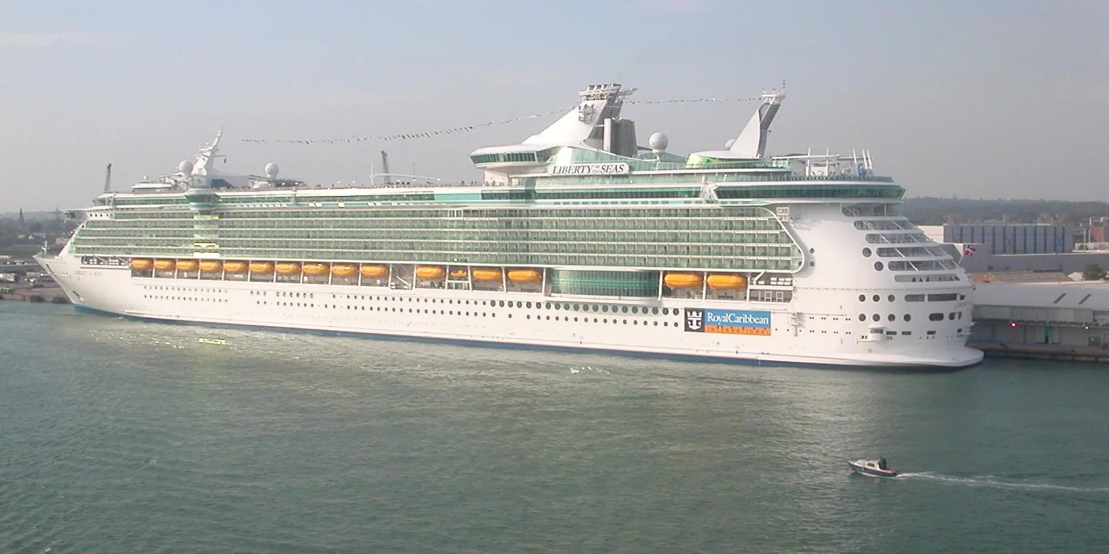 Außenansicht des Kreuzfahrtschiffs Liberty of the Seas.