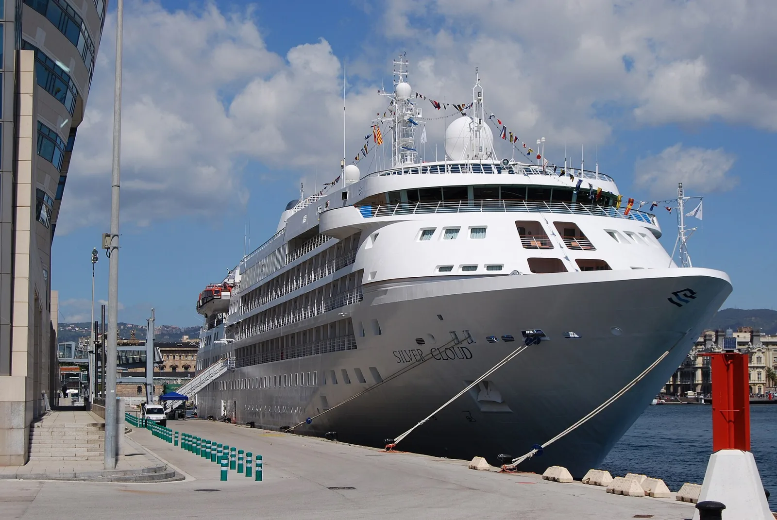 Außenansicht des Expeditionsschiffs Silver Cloud.