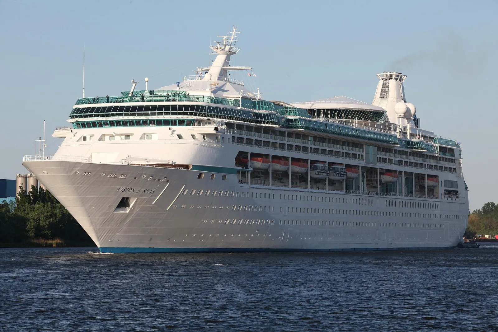 Außenansicht des Kreuzfahrtschiffs Vision of the Seas.